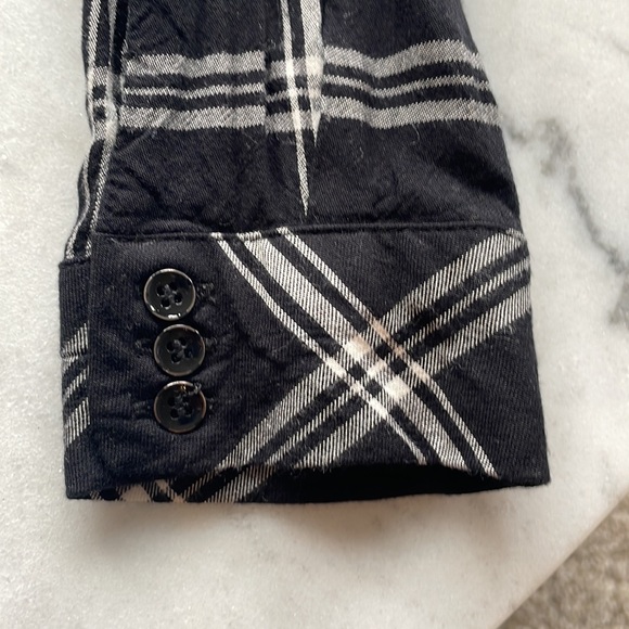 Kensie Black and White Plaid Top with Ruffles - Size Medium - Picture 6 of 8